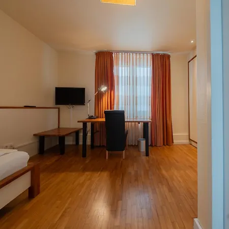 Hotel Juno 3*