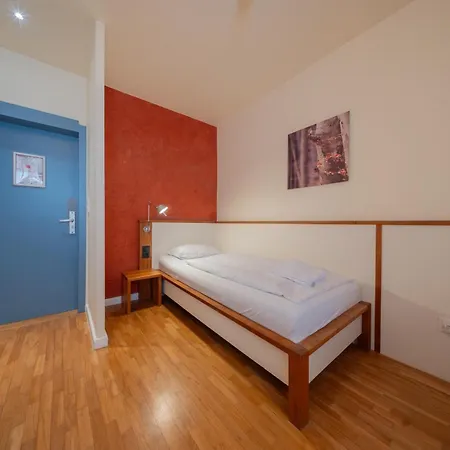 Juno Hotel