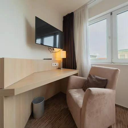 Juno Hotel