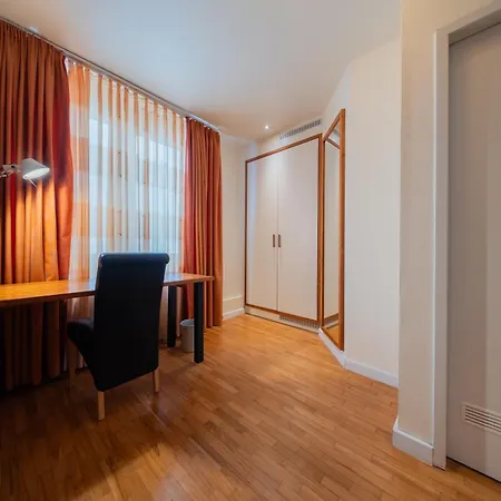 Hotel Juno 3*