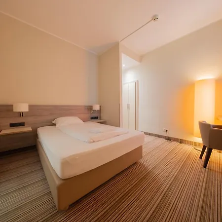 Juno Hotel 3*